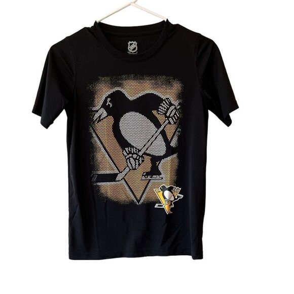 NHL Pittsburgh Penquins size medium (10/12) youth boys black shirt. - Picture 1 of 5